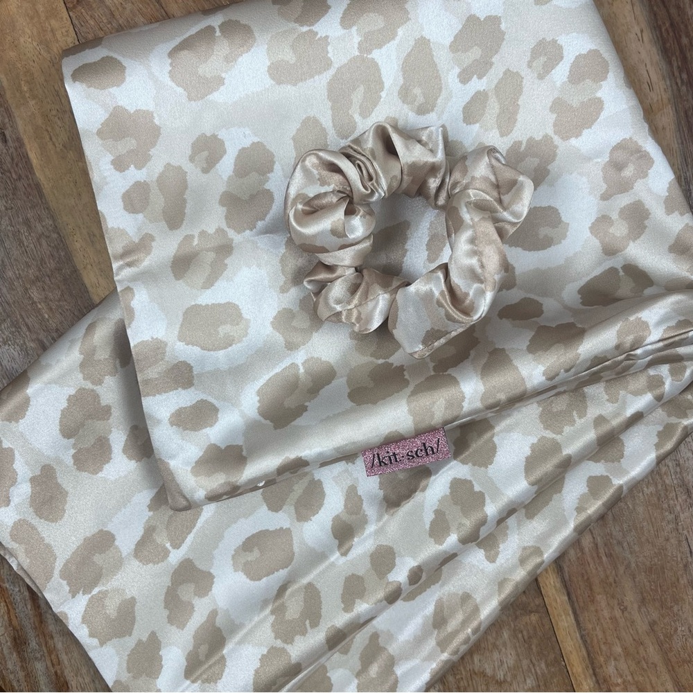 Kitsch l The Satin Pillowcase + Hair Scrunchie Neutral Leopard Print Skin Beauty